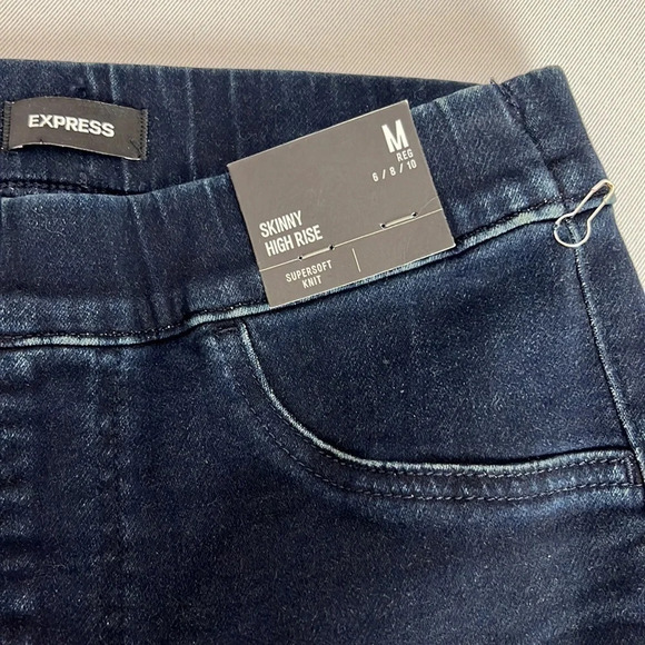 New Express Dark Wash Skinny High Rise Super Soft Knit Jean Size Medium Regular - Picture 4 of 6